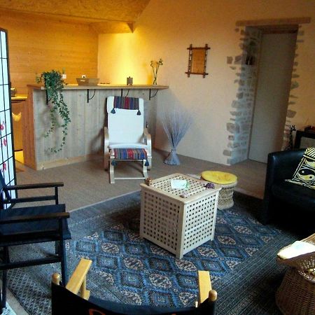 Les Hirondelles Hotel Sainte-Suzanne  Bagian luar foto