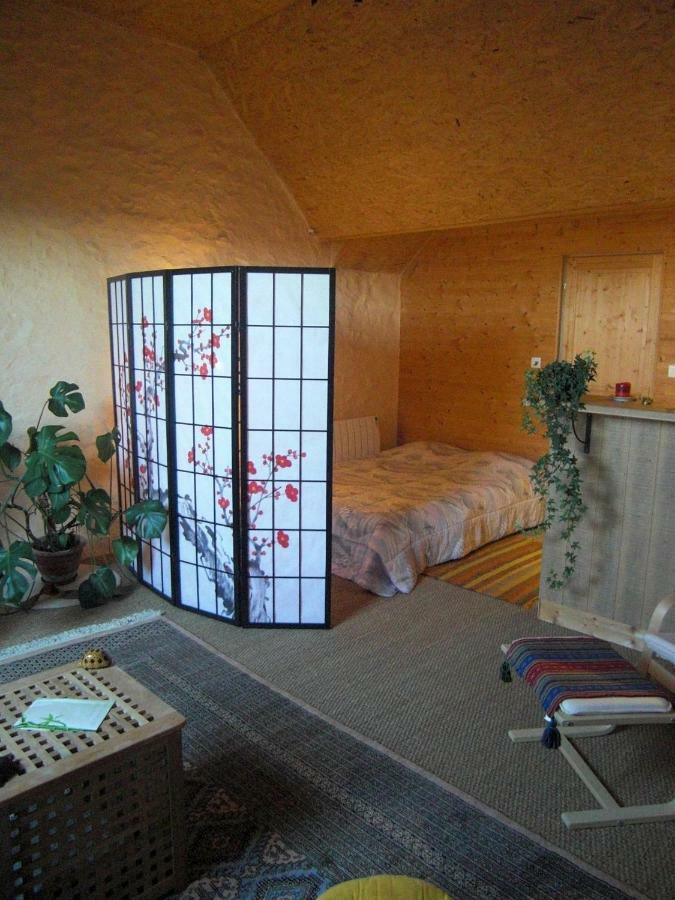Les Hirondelles Hotel Sainte-Suzanne  Bagian luar foto